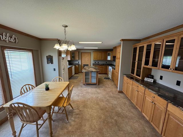 709 6th Street, Parkersburg, IA 50665