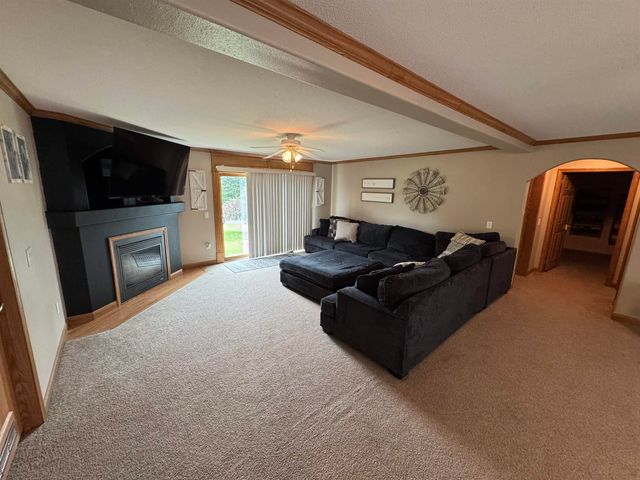 709 6th Street, Parkersburg, IA 50665