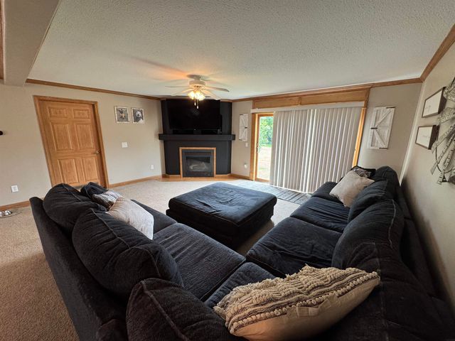 709 6th Street, Parkersburg, IA 50665