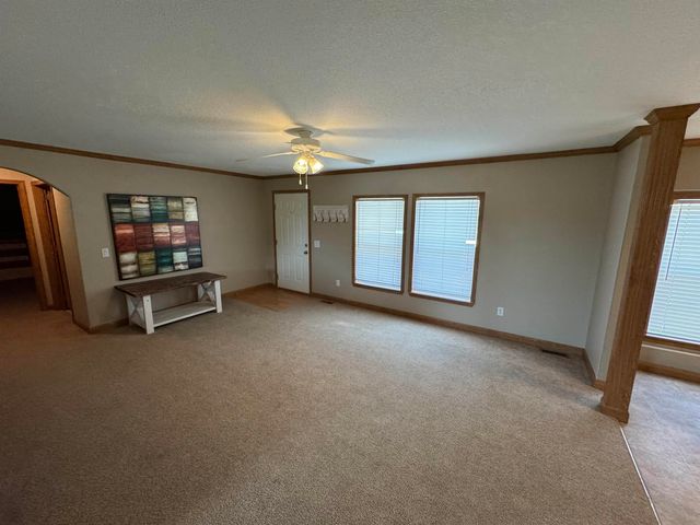 709 6th Street, Parkersburg, IA 50665