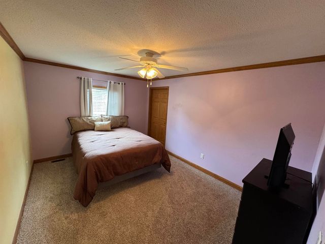 709 6th Street, Parkersburg, IA 50665