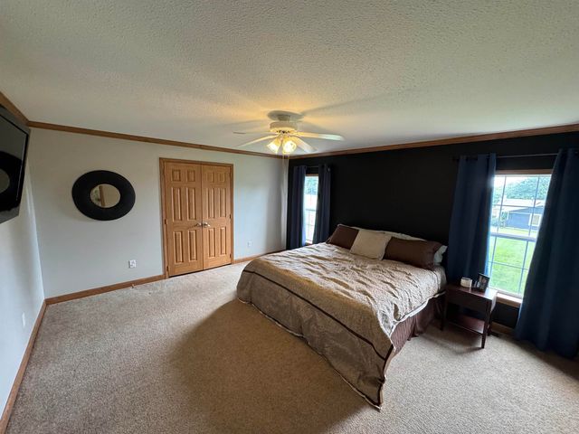 709 6th Street, Parkersburg, IA 50665