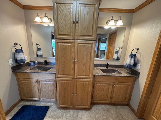 709 6th Street, Parkersburg, IA 50665