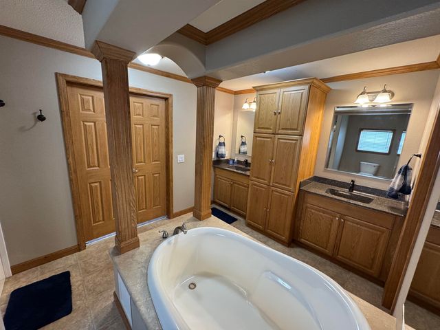 709 6th Street, Parkersburg, IA 50665