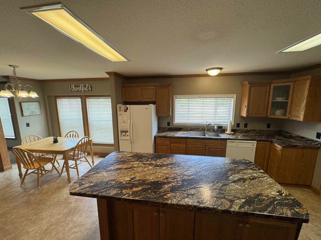 709 6th Street, Parkersburg, IA 50665