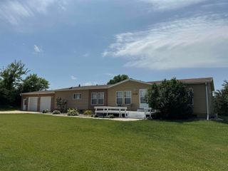 709 6th Street, Parkersburg, IA 50665