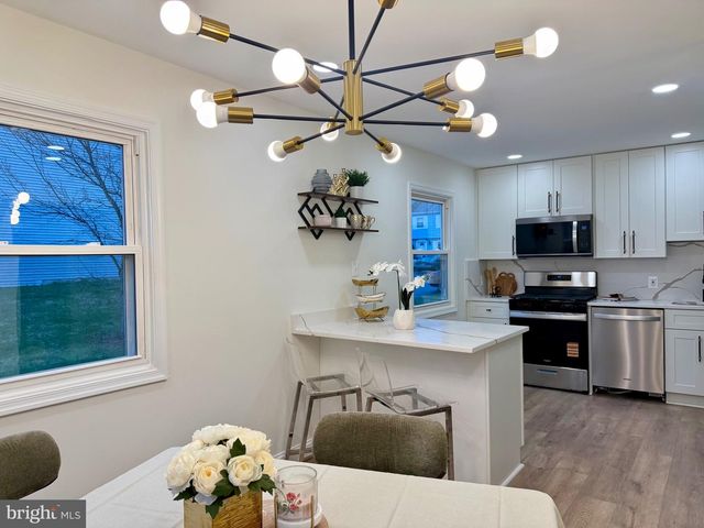 9662 WESTPORT LN, Burke, VA 22015