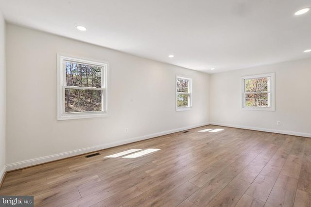 9662 WESTPORT LN, Burke, VA 22015