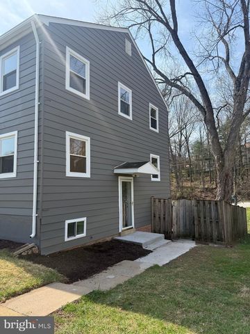 9662 WESTPORT LN, Burke, VA 22015