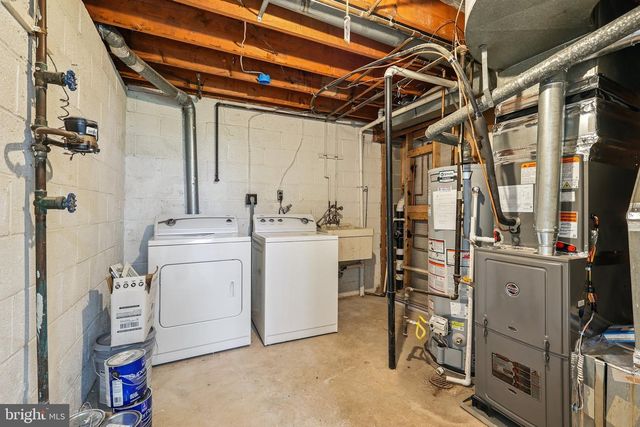 9662 WESTPORT LN, Burke, VA 22015