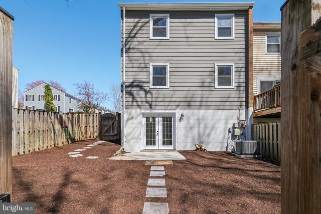 9662 WESTPORT LN, Burke, VA 22015