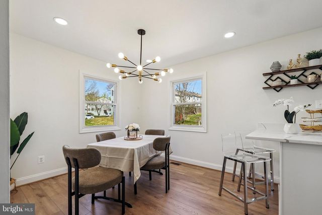 9662 WESTPORT LN, Burke, VA 22015