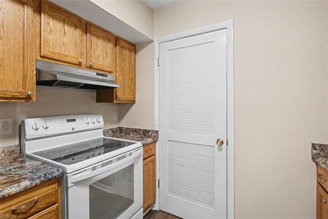 1511 Monterry PL, Newport News, VA 23608