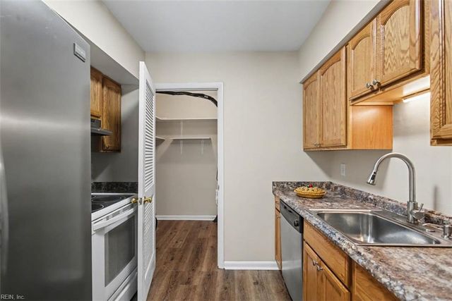 1511 Monterry PL, Newport News, VA 23608