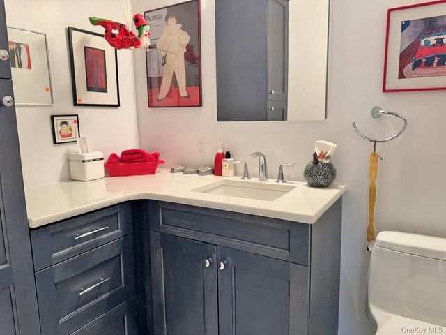 27110 Grand Central Parkway 24R, Floral Park, NY 11005