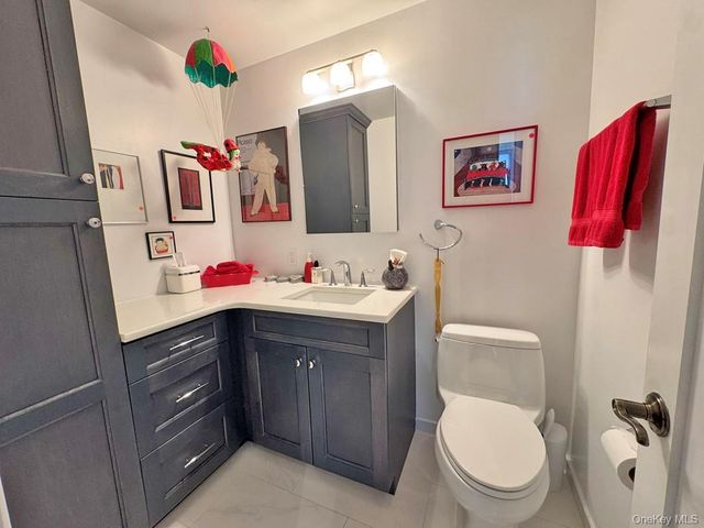 27110 Grand Central Parkway 24R, Floral Park, NY 11005