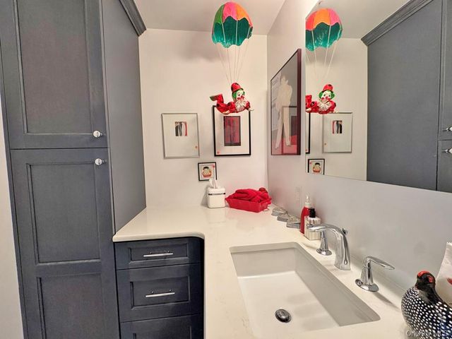 27110 Grand Central Parkway 24R, Floral Park, NY 11005
