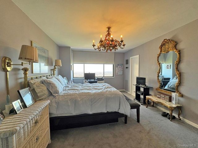 27110 Grand Central Parkway 24R, Floral Park, NY 11005
