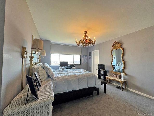 27110 Grand Central Parkway 24R, Floral Park, NY 11005