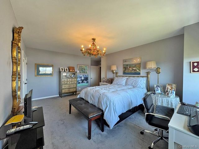 27110 Grand Central Parkway 24R, Floral Park, NY 11005