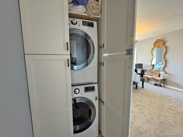27110 Grand Central Parkway 24R, Floral Park, NY 11005