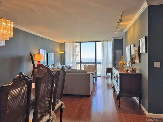 27110 Grand Central Parkway 24R, Floral Park, NY 11005