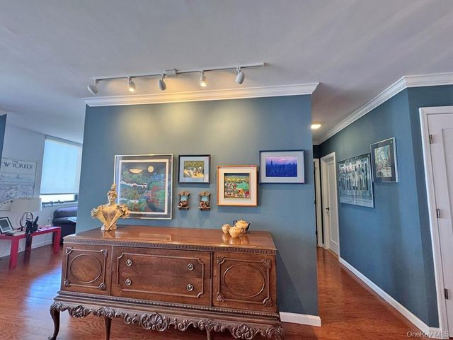 27110 Grand Central Parkway 24R, Floral Park, NY 11005
