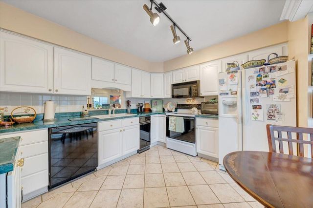 4923 Hunting Hills CT, Roanoke, VA 24018