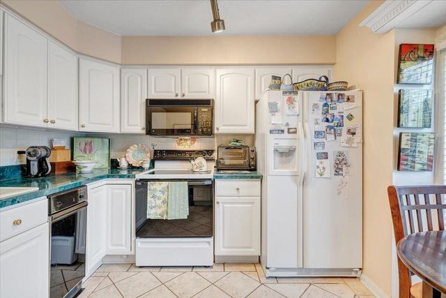 4923 Hunting Hills CT, Roanoke, VA 24018