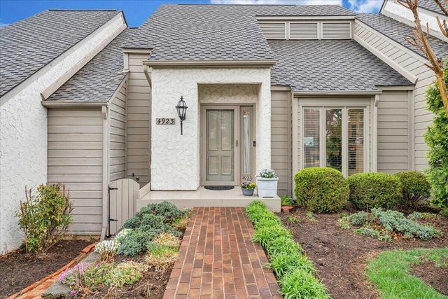 4923 Hunting Hills CT, Roanoke, VA 24018