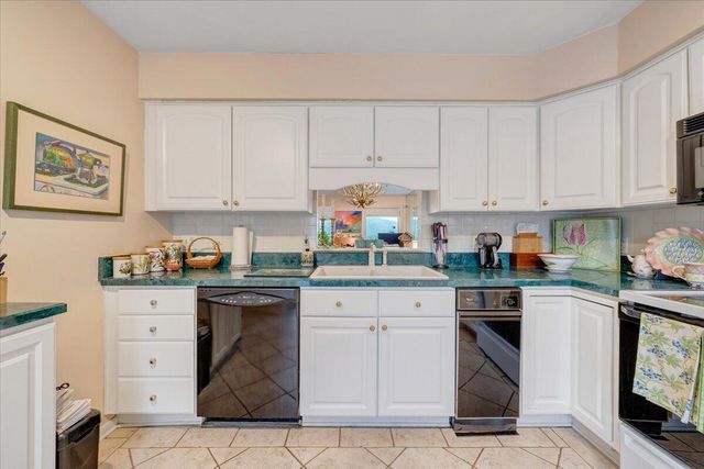 4923 Hunting Hills CT, Roanoke, VA 24018