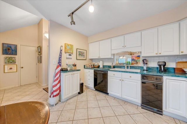 4923 Hunting Hills CT, Roanoke, VA 24018