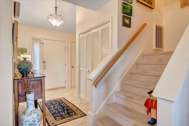 4923 Hunting Hills CT, Roanoke, VA 24018