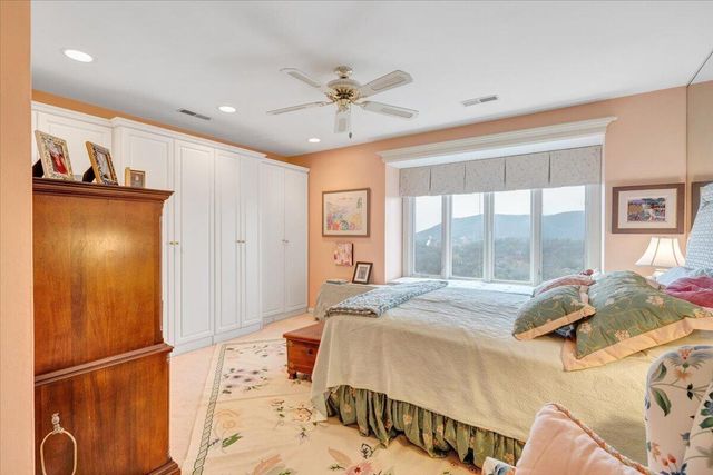 4923 Hunting Hills CT, Roanoke, VA 24018