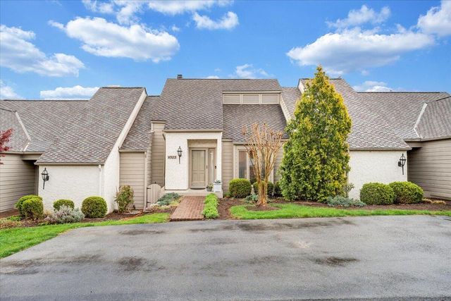 4923 Hunting Hills CT, Roanoke, VA 24018