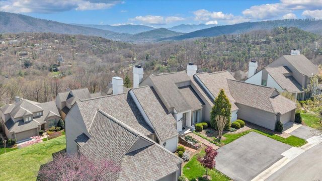 4923 Hunting Hills CT, Roanoke, VA 24018