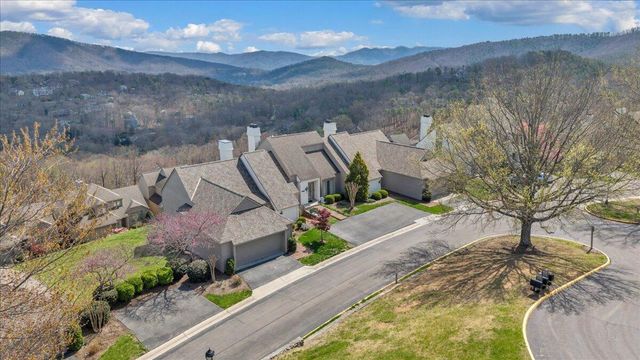 4923 Hunting Hills CT, Roanoke, VA 24018