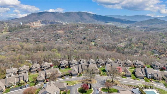4923 Hunting Hills CT, Roanoke, VA 24018