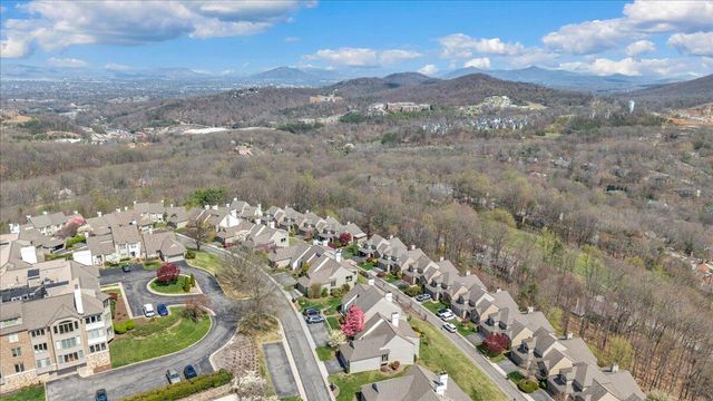 4923 Hunting Hills CT, Roanoke, VA 24018