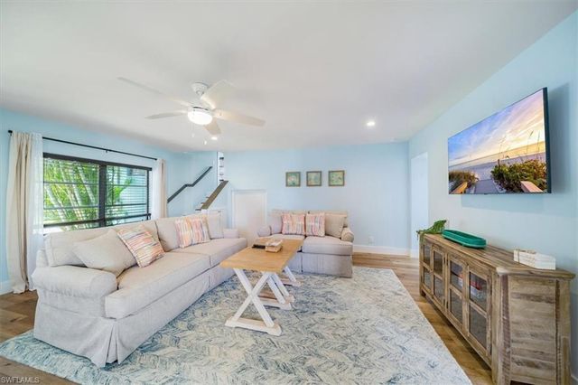 1283 Grand Canal DR, Naples, FL 34110