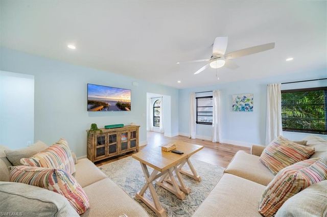1283 Grand Canal DR, Naples, FL 34110