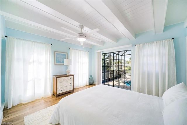 1283 Grand Canal DR, Naples, FL 34110