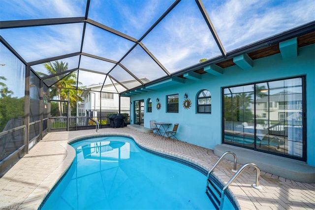 1283 Grand Canal DR, Naples, FL 34110