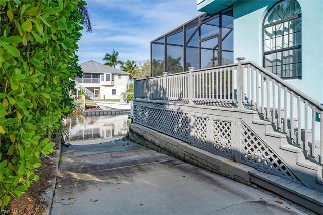 1283 Grand Canal DR, Naples, FL 34110