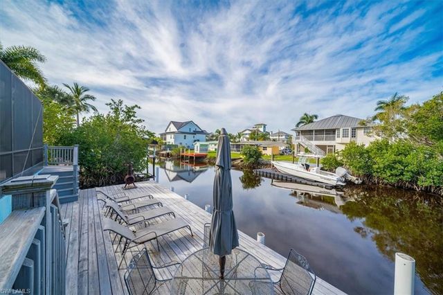 1283 Grand Canal DR, Naples, FL 34110