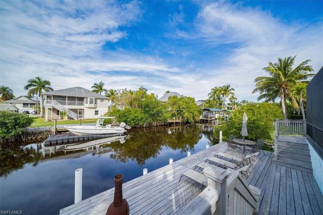 1283 Grand Canal DR, Naples, FL 34110