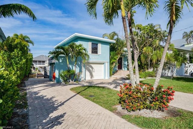 1283 Grand Canal DR, Naples, FL 34110