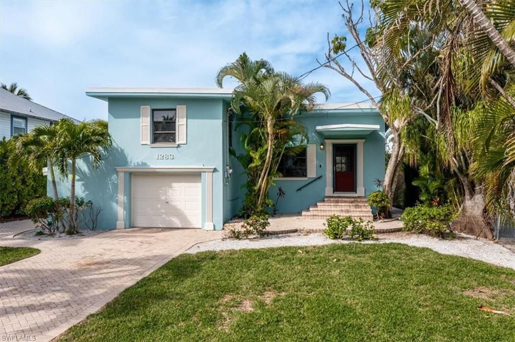 1283 Grand Canal DR, Naples, FL 34110