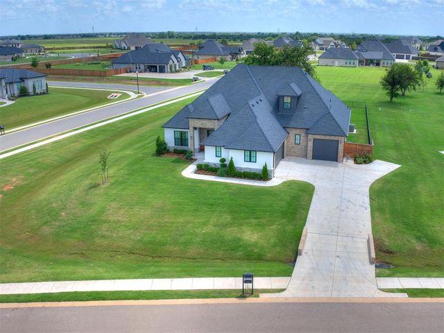 22301 Pine Bluff Way, Edmond, OK 73025