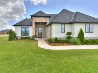 22301 Pine Bluff Way, Edmond, OK 73025